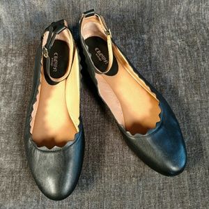 Crown Vintage Flats